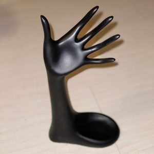 Hand jewelry holder